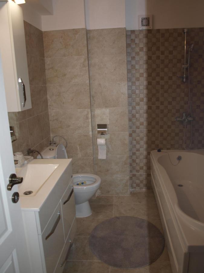 Amavera Apartment Târgu Jiu Extérieur photo